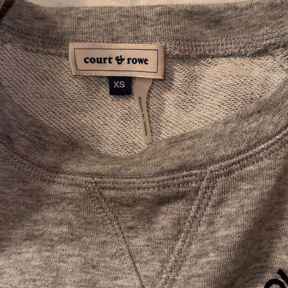 Court & Rowe XS “Hello” in Many Languages Embroidered Crewneck Gray Sweatshirt - Picture 9 of 13